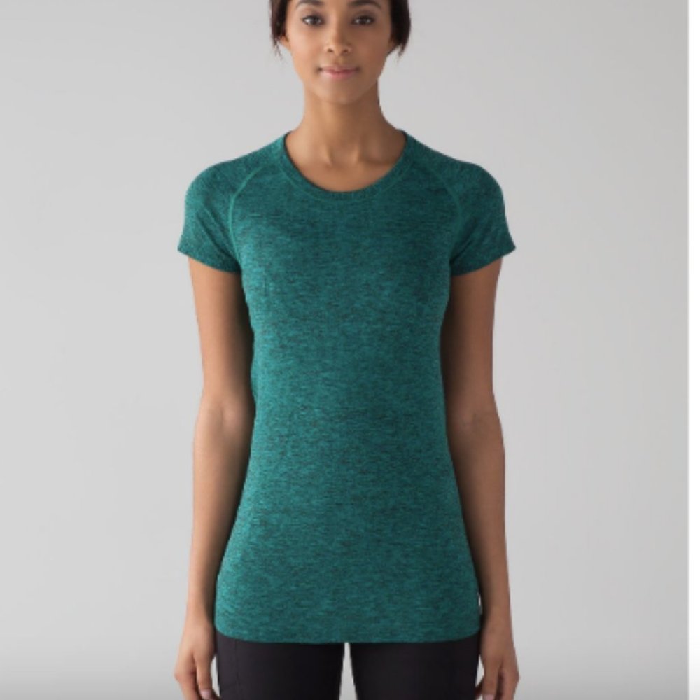 Lululemon Swiftly Tech Short Sleeve Crew Size 8 Green/Black